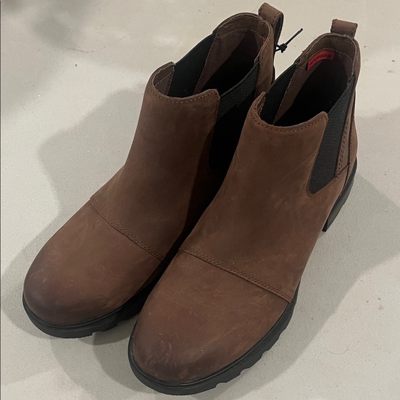 Sorel Women’s Brown Leather Chelsea Boots - Picture 3 of 7